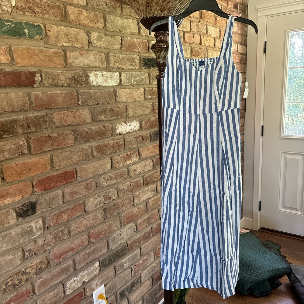 NWT Linen Fit and Flare sleeveless midi dress